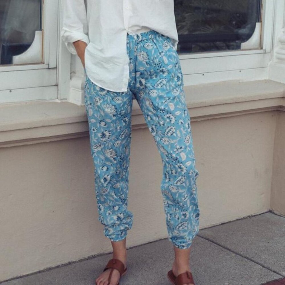 NWOT - Mille Isla Pants in blue carnation - size medium